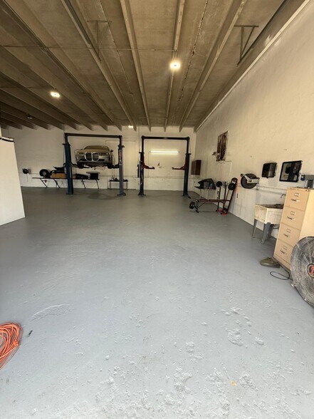 More Photos Of 2313 SW 59th Ave, West Park Auto Repair For Sale