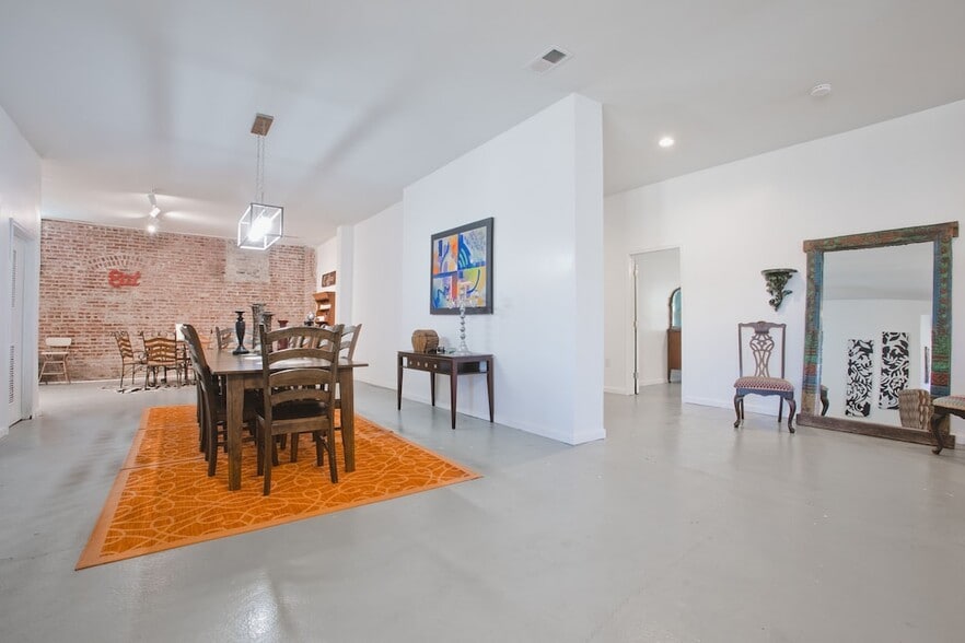 More Photos Of 179 Vance Ave, Memphis Office For Sale