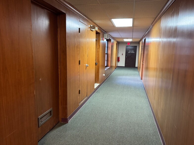 More Photos Of 243 E Main St, Alliance Apartments For Sale