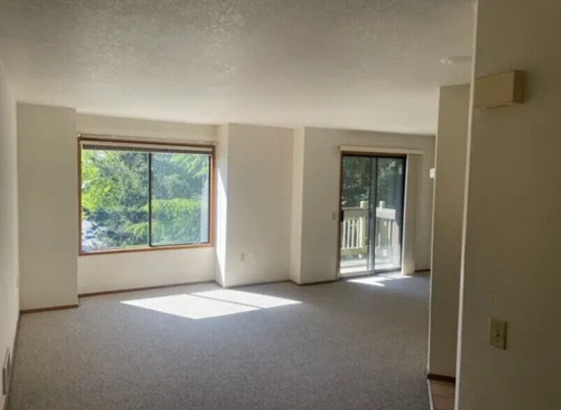 More Photos Of 304 10th St, Kirkland Apartments For Sale