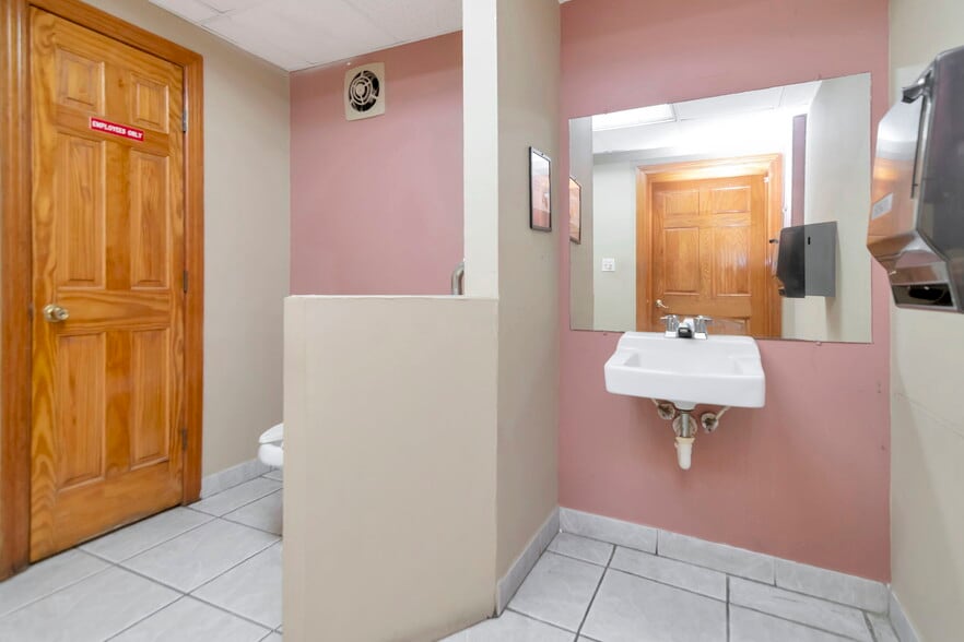 More Photos Of 308 E Waters Ave, Tampa Restaurant For Sale