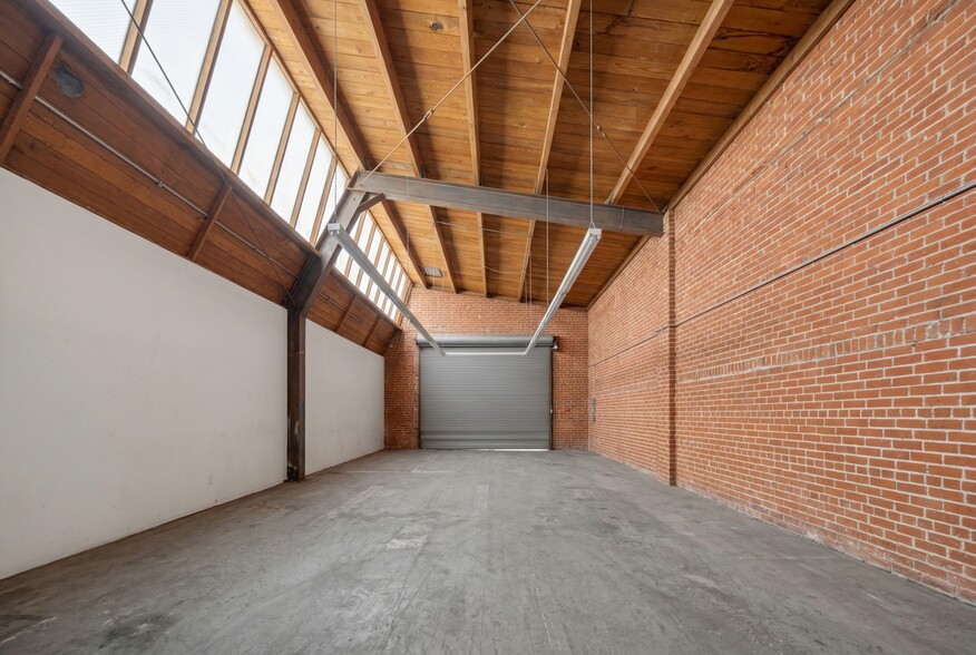 More Photos Of 5221 Pacific Blvd, Huntington Park Warehouse For Lease