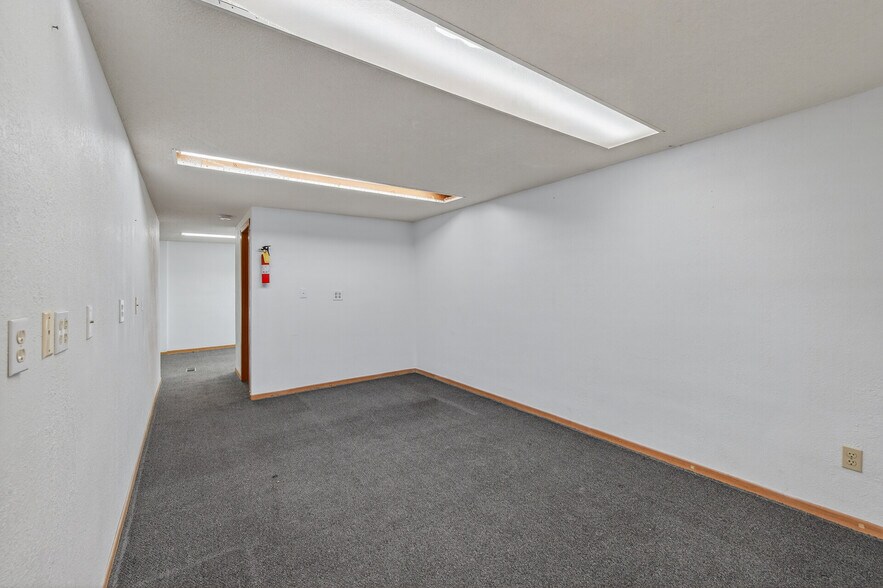More Photos Of 5201 Lakeland Ave N, Minneapolis Industrial For Sale