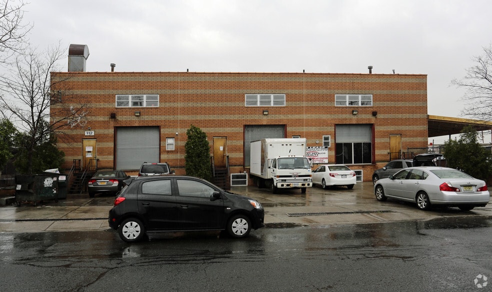 Primary Photo Of 112 Industrial Loop, Staten Island Warehouse For Lease