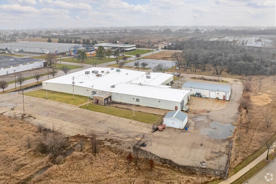More Photos Of 1741 Adel St, Janesville Warehouse For Lease