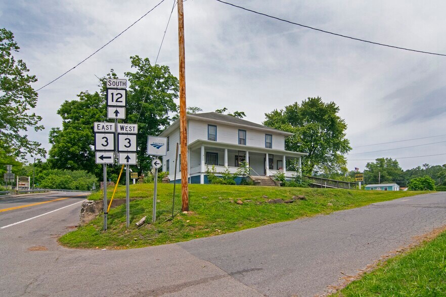 More Photos Of 101 Davis st, Alderson Freestanding For Sale