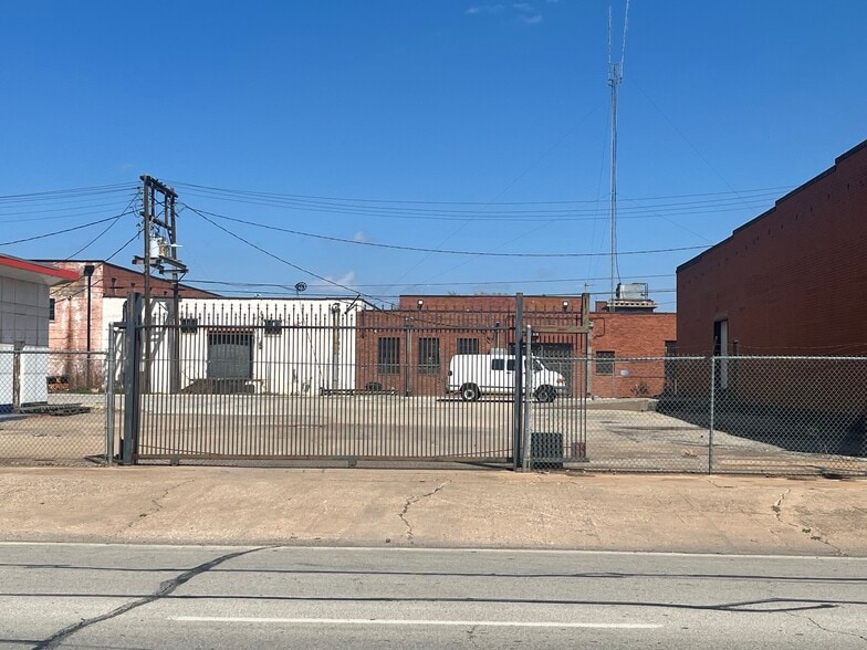 More Photos Of 1213 Scott Ave, Wichita Falls Service For Sale