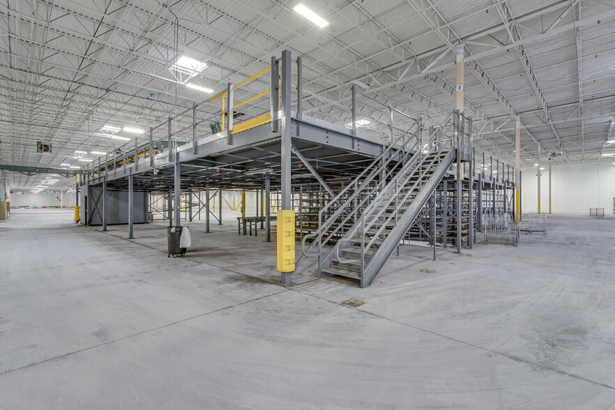 More Photos Of 2600 Buford Hwy, Buford Distribution For Lease