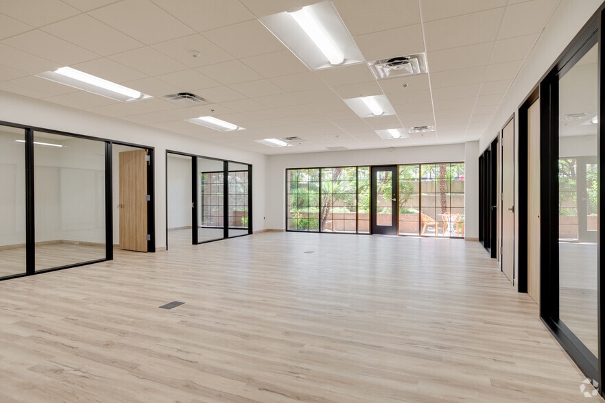 More Photos Of 2025 N 3rd St, Phoenix Unknown For Lease