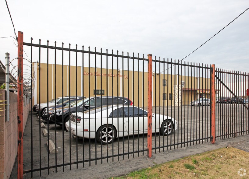 More Photos Of 161 S 8th St, City of Industry Warehouse For Lease