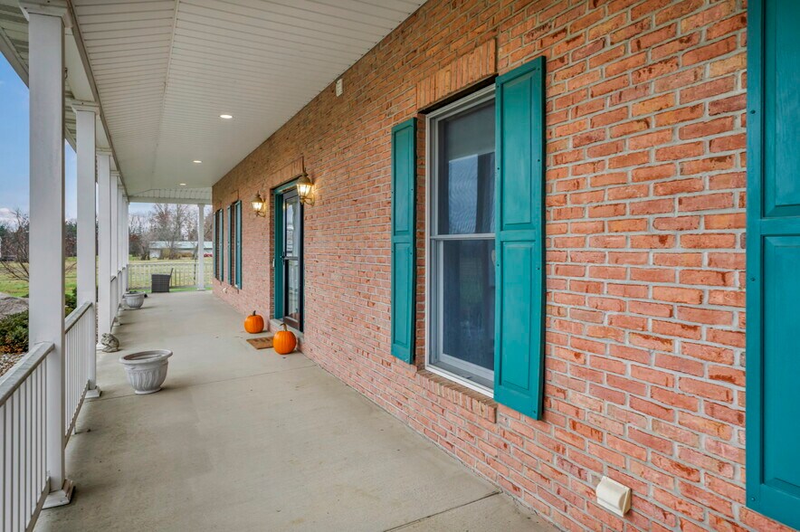 More Photos Of 16449 S Boone Rd, Columbia Station Specialty For Sale