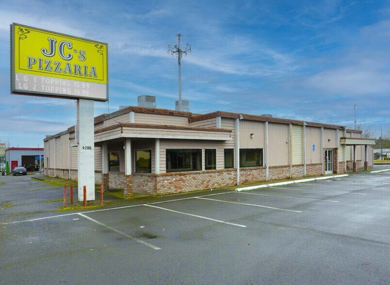 More Photos Of 4200 River Rd N, Salem Restaurant For Sale