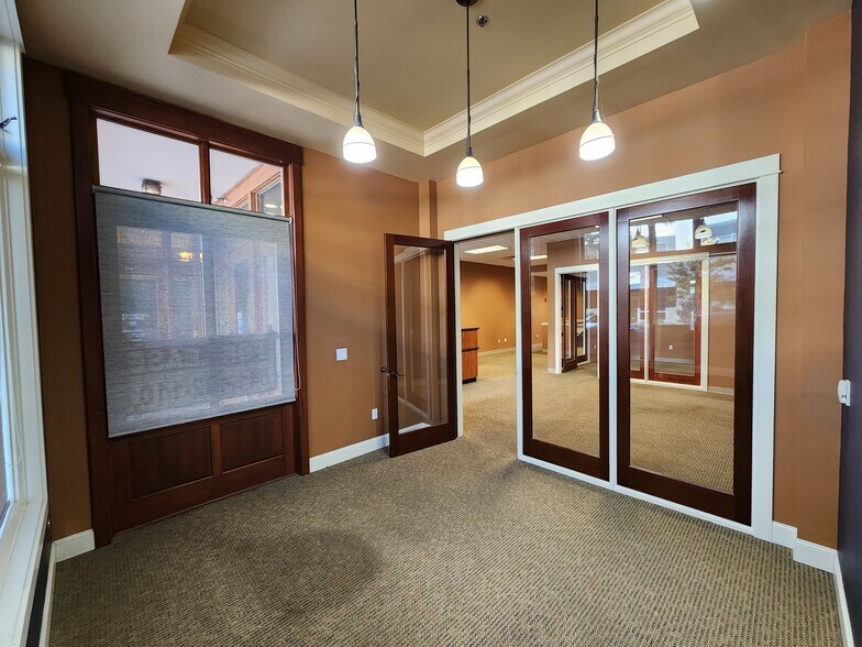 More Photos Of 180 Lithia Way, Ashland Office Residential For Sale