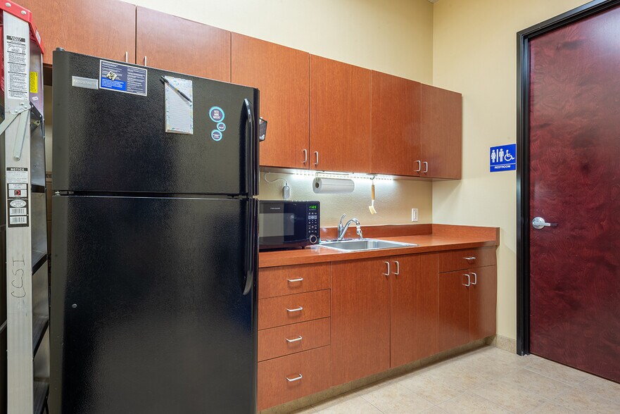 More Photos Of 1880 E Warm Springs Rd, Las Vegas Loft Creative Space For Lease