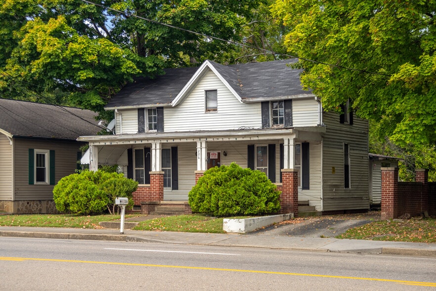 More Photos Of 226 E Main St, Sevierville Freestanding For Sale