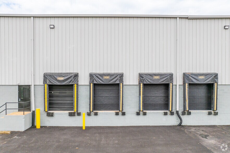 More Photos Of 60 Portland Rd, West Conshohocken Warehouse For Lease