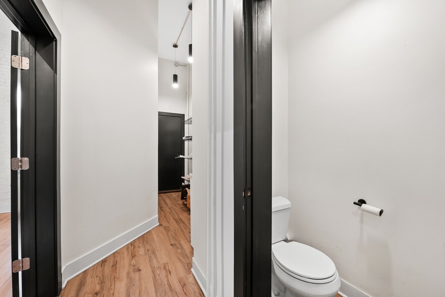 More Photos Of 186 Ocean Ave, Jersey City Storefront Retail Residential For Lease