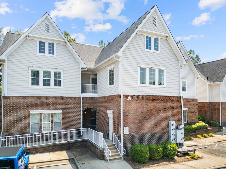 More Photos Of 575 Davidson Gateway Dr, Davidson Storefront Retail Office For Sale