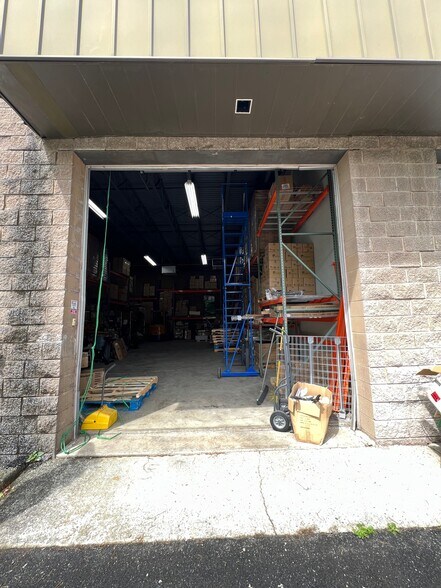 More Photos Of 41 Orchard St, Ramsey Warehouse For Lease