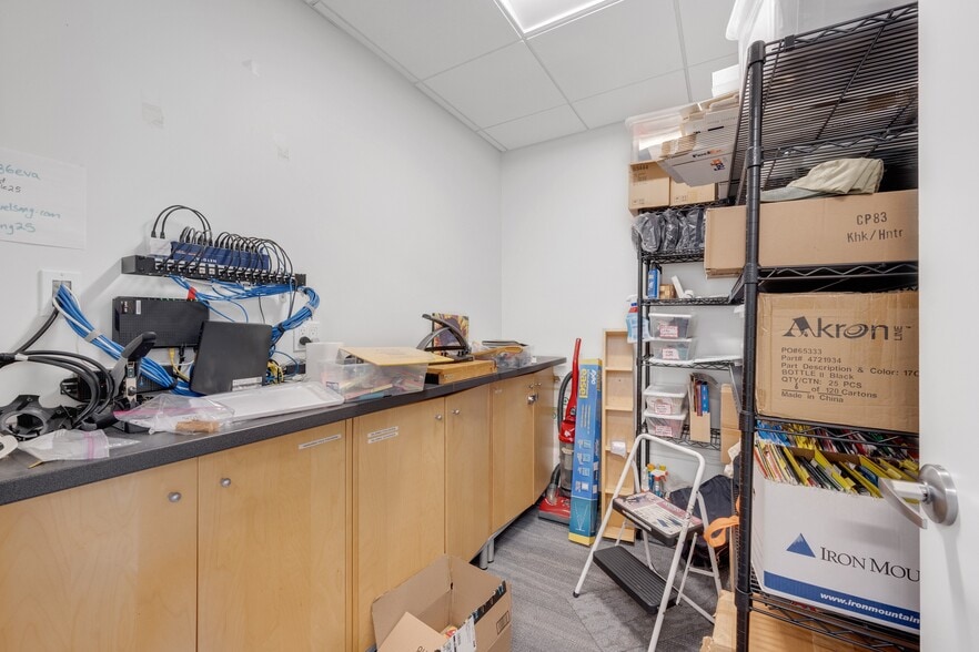 More Photos Of 25 Wheeler Ave, Pleasantville Storefront Retail Office For Lease