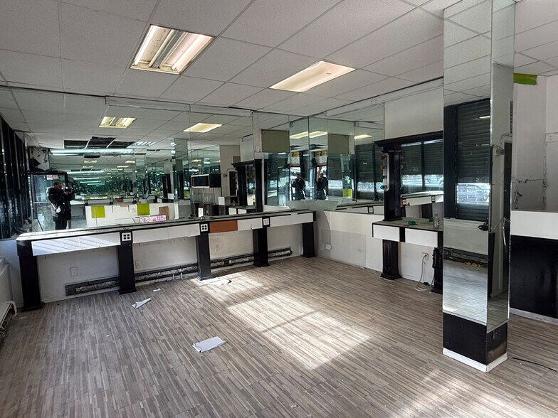 More Photos Of 67 Macombs Pl, New York Flex For Lease