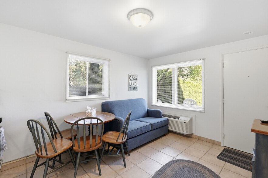 More Photos Of 7001 Savona Access Rd, Thompson-Nicola Hotel For Sale
