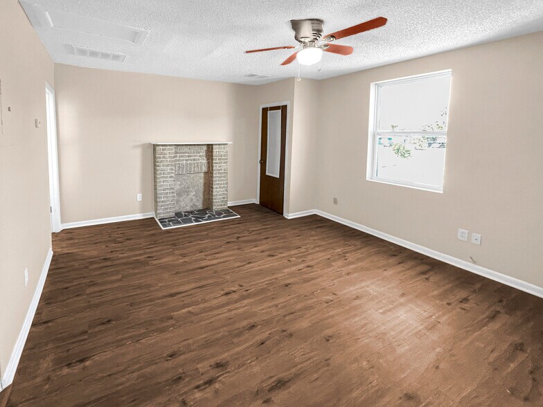 More Photos Of 321 W Ianthe St, Tavares Multifamily For Sale
