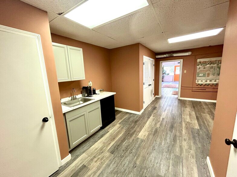 More Photos Of 5402 Magnolia Ave, Saint Louis Storefront Retail Residential For Sale