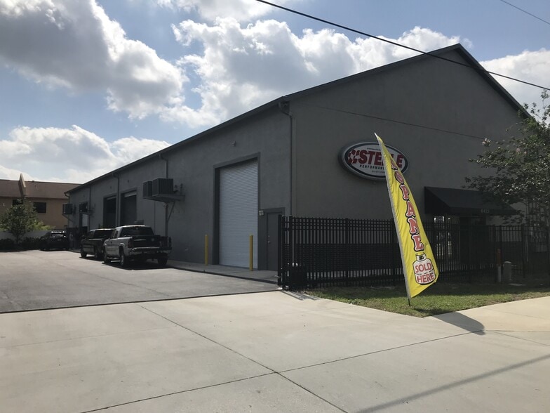 Primary Photo Of 4415 N Lois Ave, Tampa Warehouse For Lease
