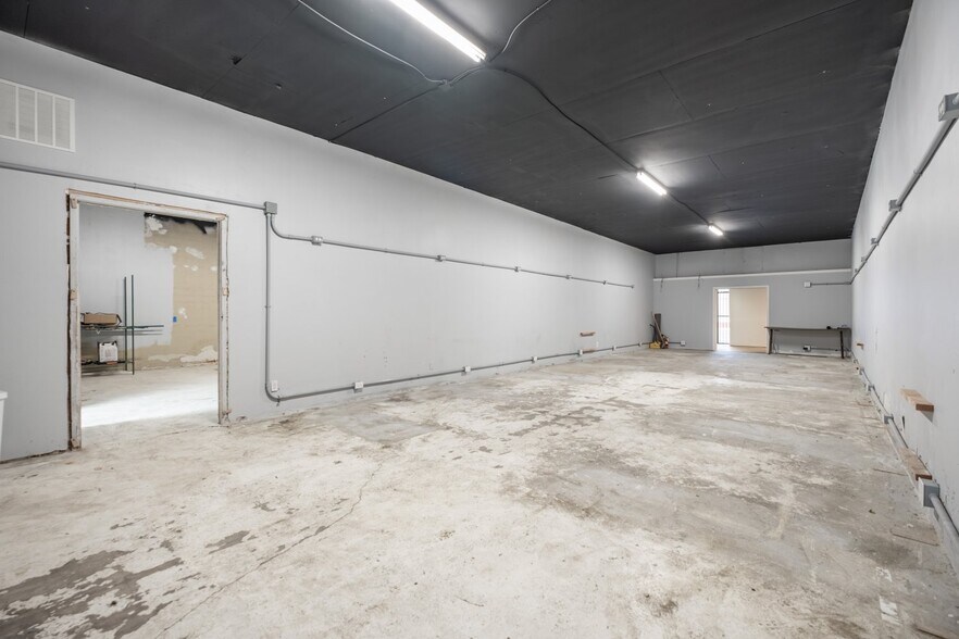 More Photos Of 12132 Front St, Norwalk Storefront Retail Office For Lease