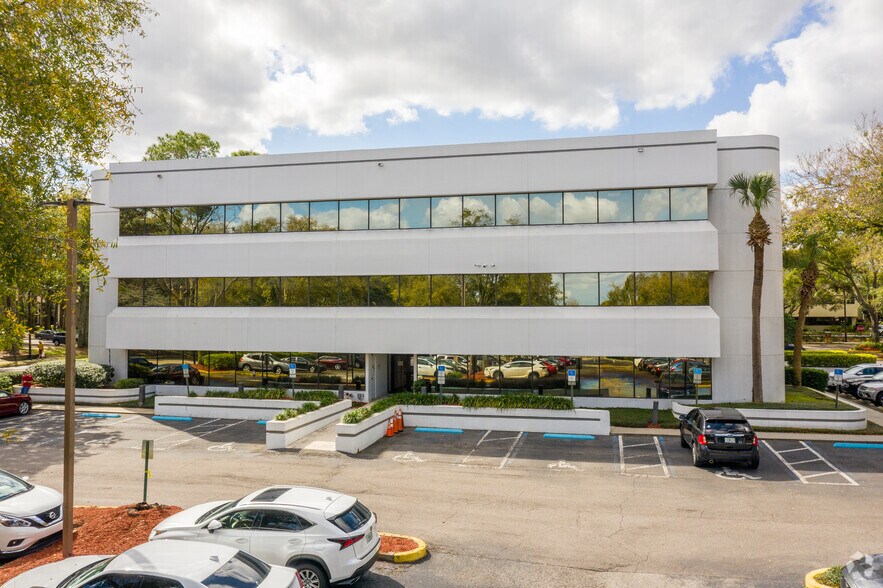 More Photos Of 225 S Westmonte Dr, Altamonte Springs Unknown For Lease