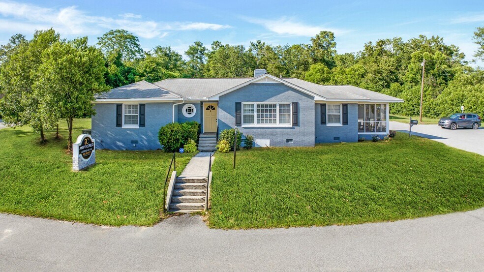 Primary Photo Of 5044 Augusta Rd, Lexington Office For Lease
