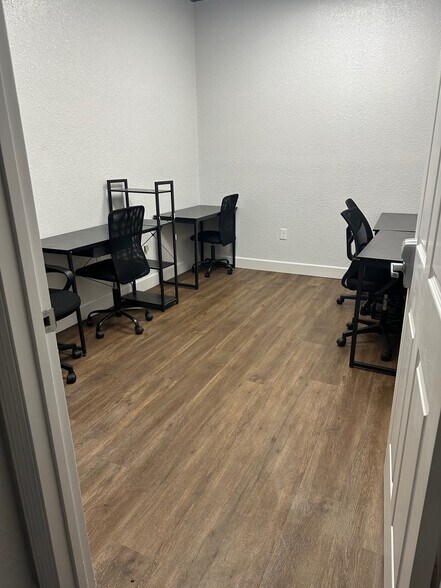 More Photos Of 2506-2510 SE 17th St, Ocala Office For Lease