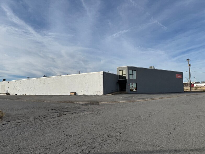 Primary Photo Of 4150 E 43rd St, North Little Rock Flex For Lease