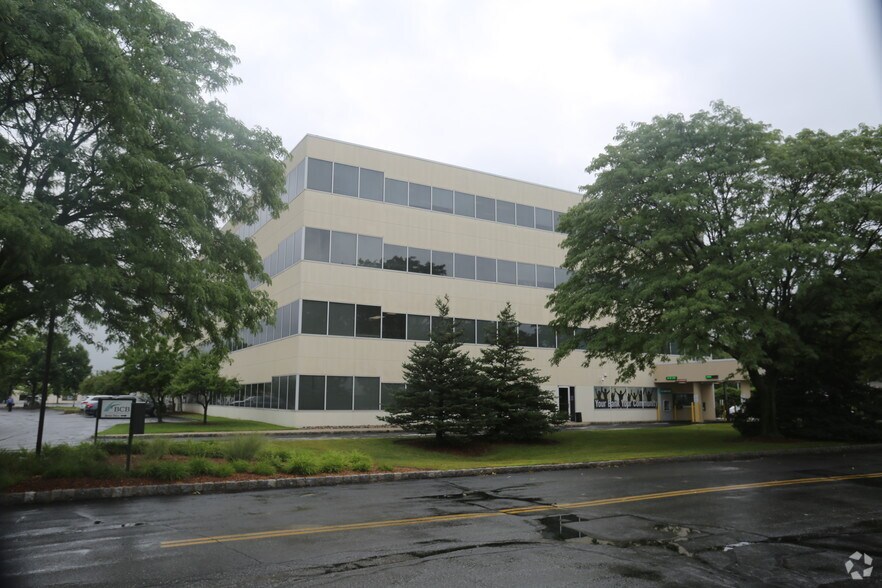 More Photos Of 165 Passaic Ave, Fairfield Office For Lease