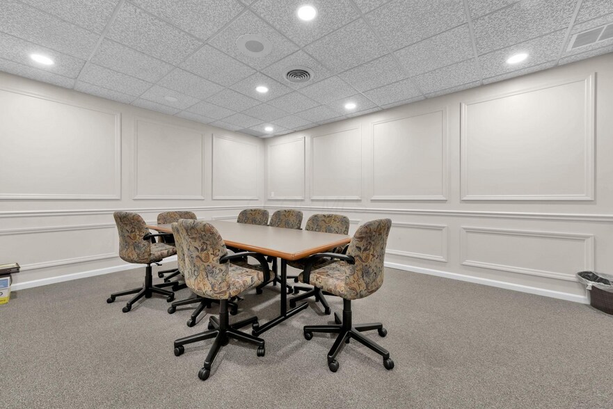 More Photos Of 444-454 E Center St, Marion Office For Sale