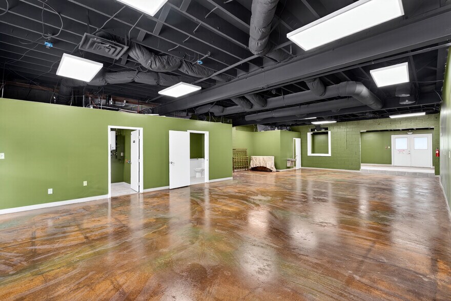 More Photos Of 1141 S Trade St, Tryon General Retail For Lease