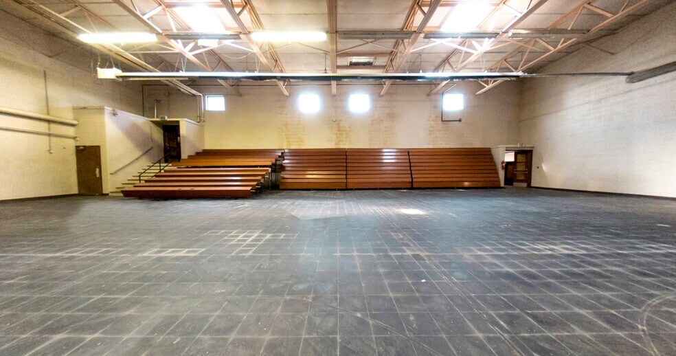 More Photos Of 1525 W 14th St, Anderson Apartments For Sale