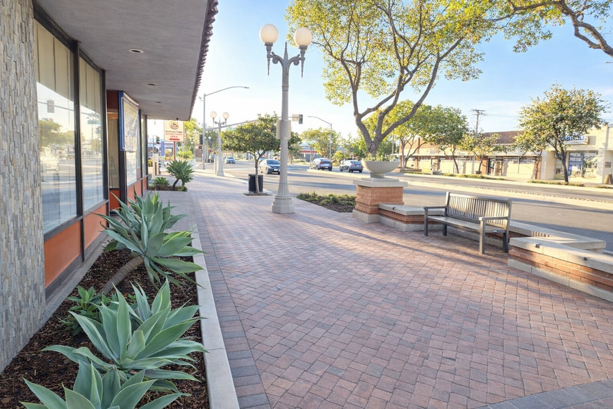 More Photos Of 5530 Lincoln Ave, Cypress Freestanding For Sale