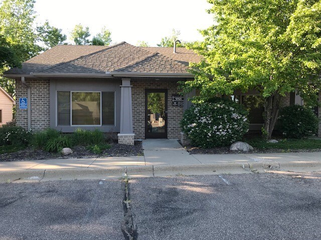 More Photos Of 8925-8929 Aztec Dr, Eden Prairie Office For Lease