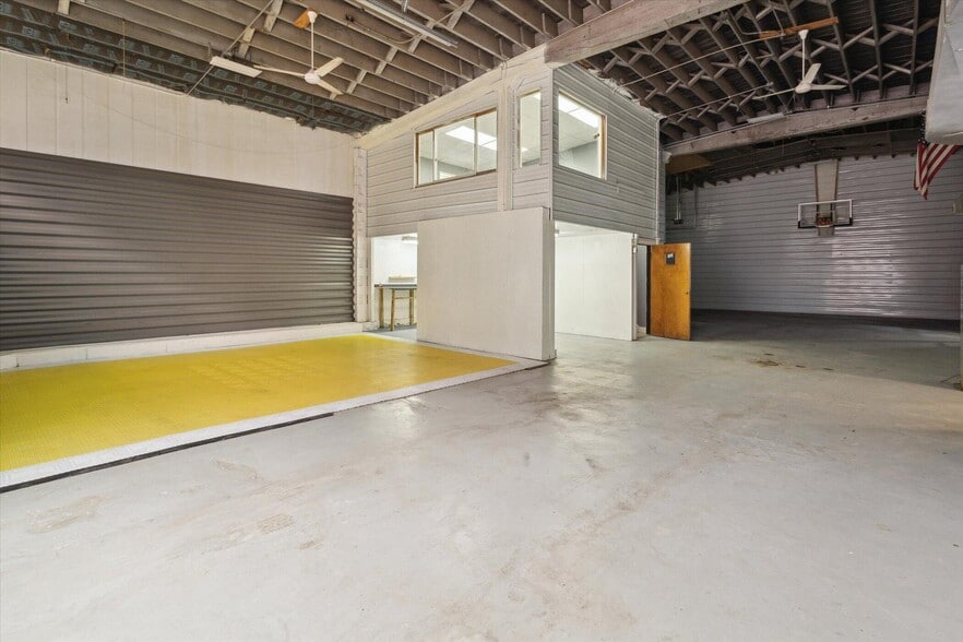 More Photos Of 206 W Louis Glick Hwy, Jackson Freestanding For Sale