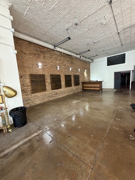 More Photos Of 2544 Elm St, Dallas Storefront For Lease