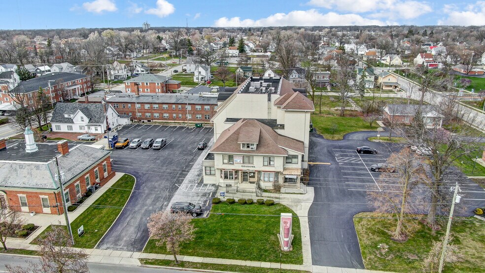 Primary Photo Of 916-920 W Market St, Lima Medical For Sale