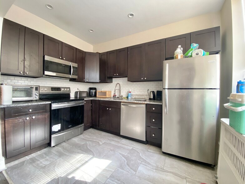 More Photos Of 8329 Delaware Ave, Upper Darby Service For Sale