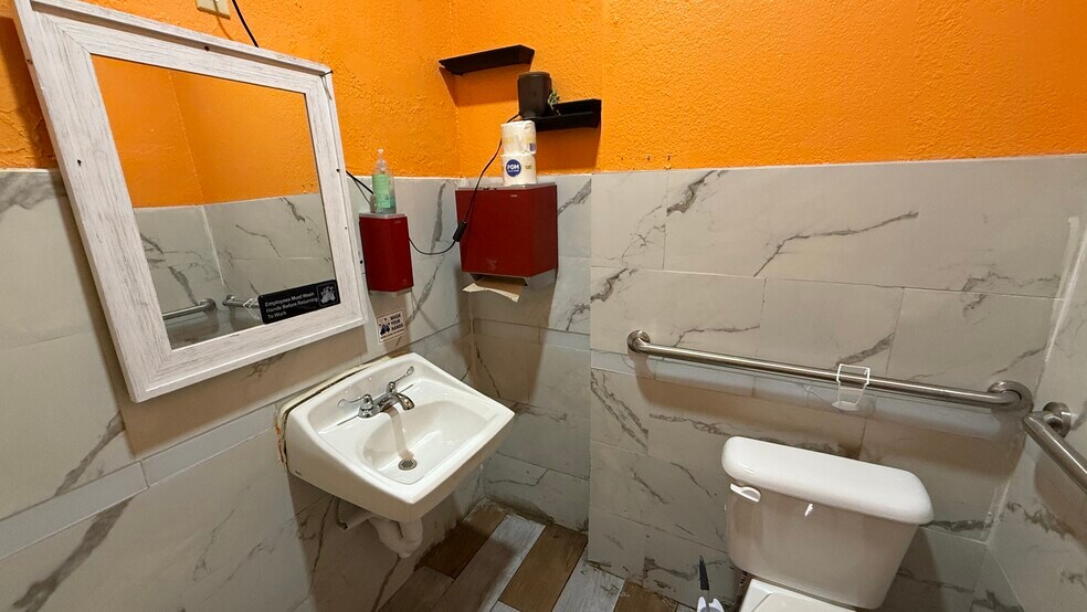 More Photos Of 1310 S Muskogee Ave, Tahlequah Restaurant For Sale