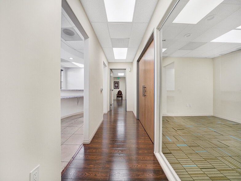 More Photos Of 2900 Bristol St, Costa Mesa Office For Sale