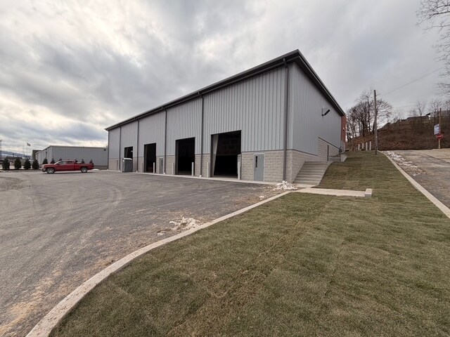 More Photos Of 296 State St, Clairton Light Distribution For Lease