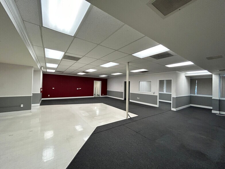 More Photos Of 305-355 E Foothill Blvd, Pomona Unknown For Lease