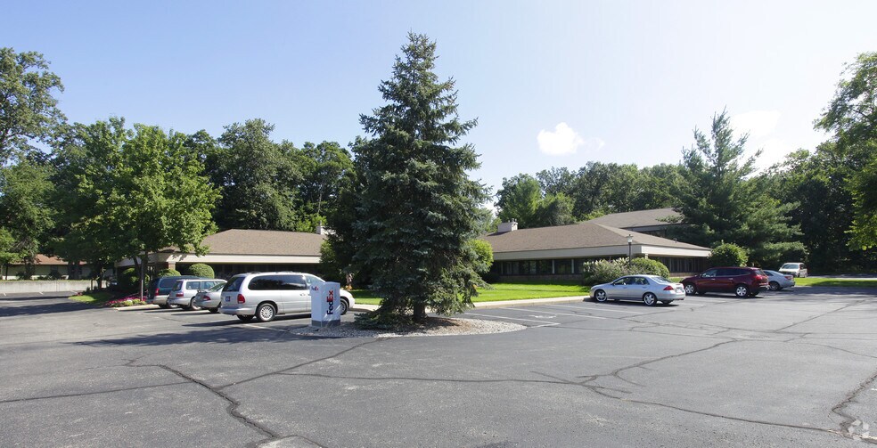 More Photos Of 1575 44th St SW, Grand Rapids Medical For Sale