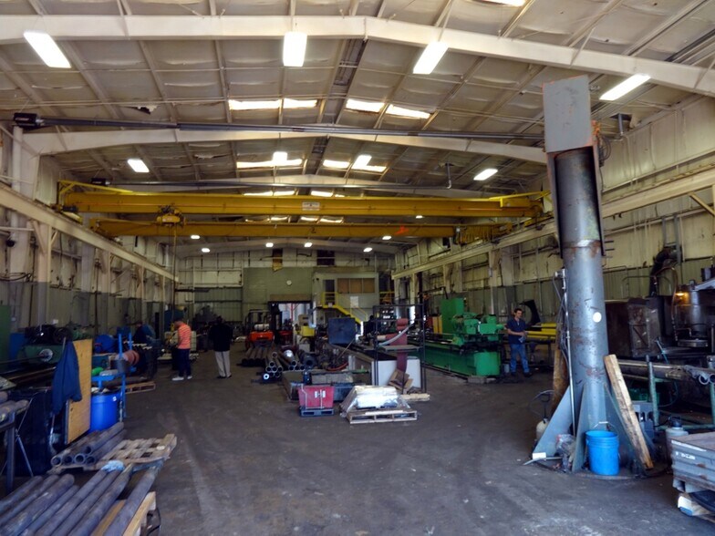More Photos Of 1023 N Victor Ave, Tulsa Manufacturing For Lease
